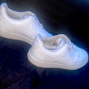 nike dunks , white , size 8 in womens